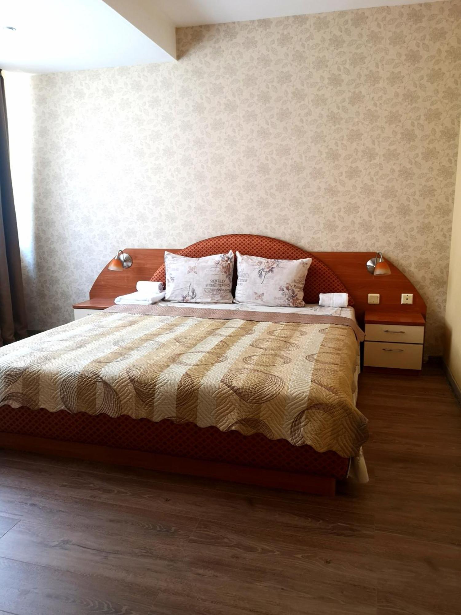 Venice Apartments София Номер фото